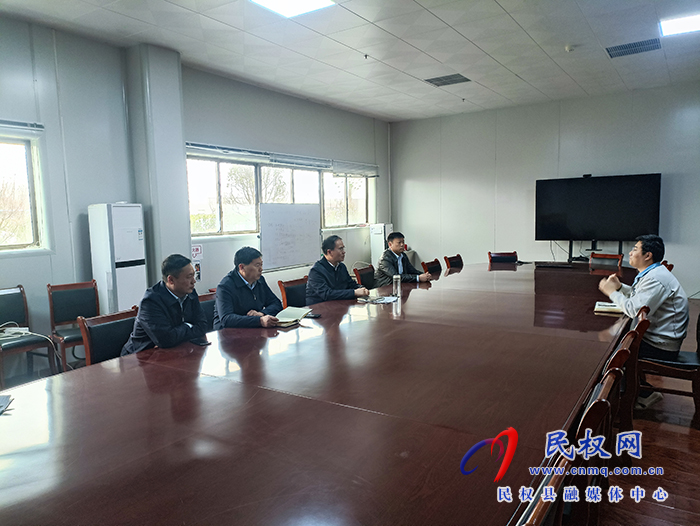 縣委常委、常務(wù)副縣長王景義調(diào)研企業(yè)生產(chǎn)經(jīng)營運(yùn)行情況
