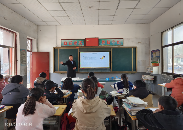 雙塔鎮(zhèn)牛牧崗小學組織開展安全教育日主題教育活動