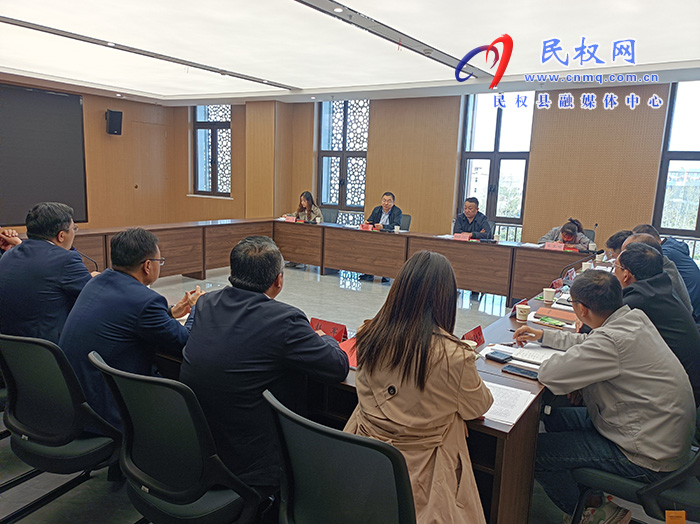新疆建設(shè)兵團(tuán)第十三師新星市大營房城管委蒞民座談會召開