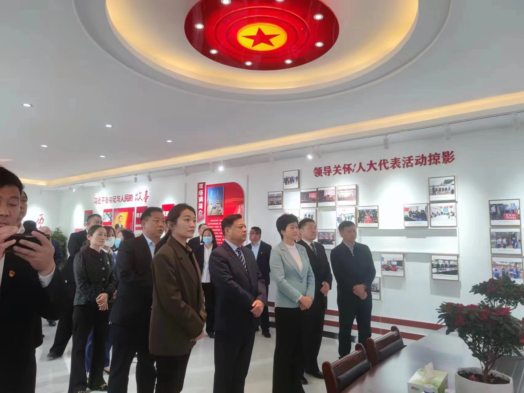 縣人大常委會(huì)主任周燕到雙塔鎮(zhèn)調(diào)研鄉(xiāng)鎮(zhèn)人大全過程人民民主示范點(diǎn)建設(shè)工作