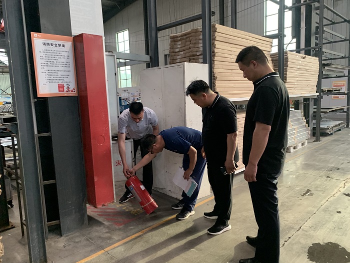 群防群治  構建平安雙塔