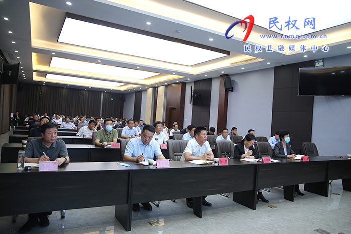 我縣組織收聽(tīng)收看市委理論學(xué)習(xí)中心組（擴(kuò)大）學(xué)習(xí)報(bào)告會(huì) （第二十期商丘大講堂）