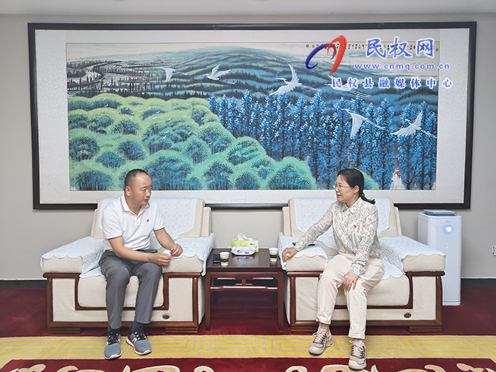 縣委書記、縣長(zhǎng)王靜嫻會(huì)見叢日發(fā)、丁偉、張懷安一行