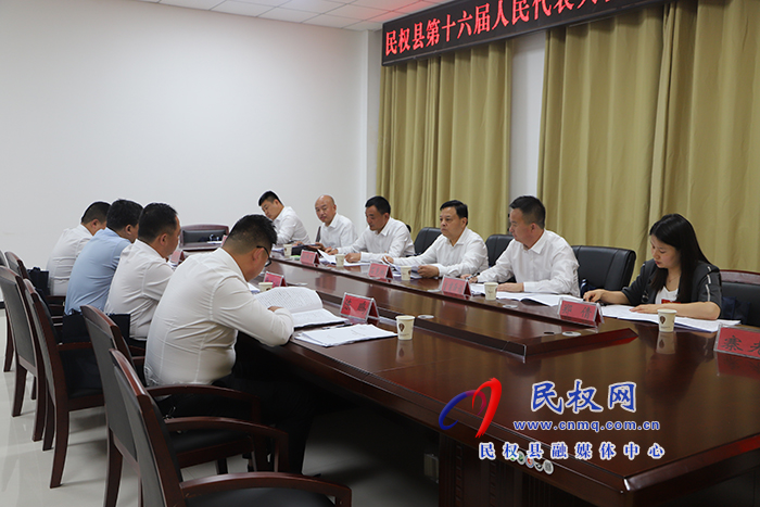 縣領導參加縣人大各代表團分組審議