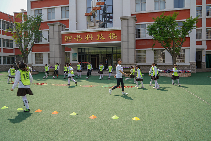 落實(shí)立德樹(shù)人根本任務(wù) 積極打造文明和諧校園