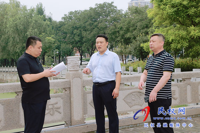 縣委常委、組織部長王義彬督導文明城市創(chuàng)建工作