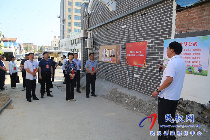 縣人大代表視察全國文明城市創(chuàng)建、城區(qū)市政基礎設施建設、老舊小區(qū)改造工作