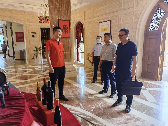 副縣長(zhǎng)張志剛走進(jìn)企業(yè)開展資本上市調(diào)研