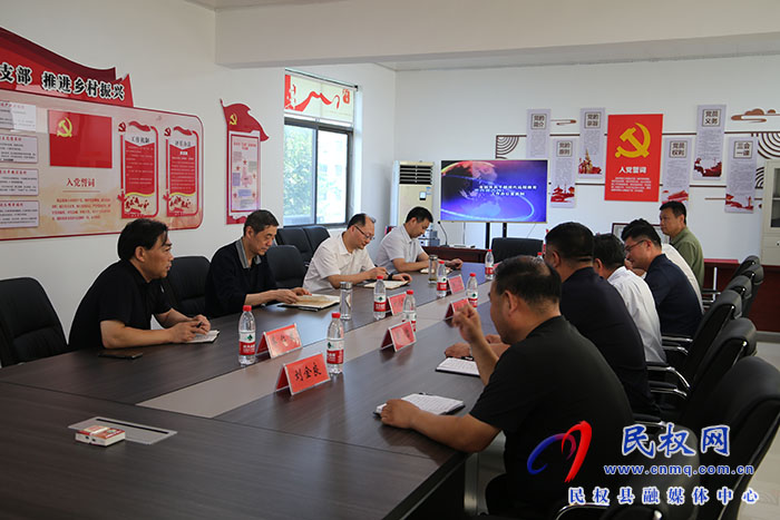 省高級(jí)法院黨組成員、副院長(zhǎng)劉冠華一行蒞臨野崗鎮(zhèn)孟莊村調(diào)研指導(dǎo)幫扶工作