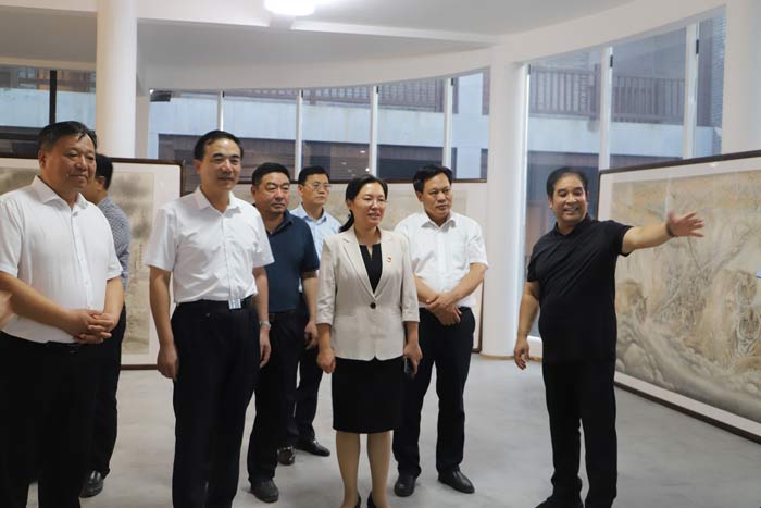 市人大調(diào)研組到民調(diào)研黃河故道水庫(kù)清淤擴(kuò)容工作