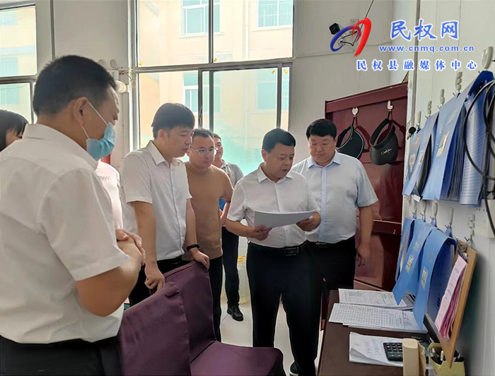 縣人大常委會(huì)二級調(diào)研員石克林到程莊鎮(zhèn)調(diào)研督導(dǎo)食品安全“兩個(gè)責(zé)任”落實(shí)情況