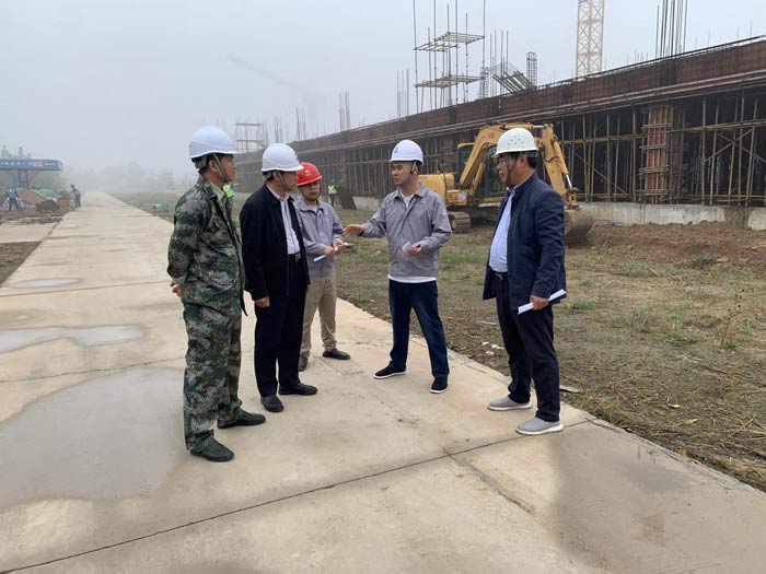 縣發(fā)投公司實(shí)地調(diào)研雙創(chuàng)園建設(shè)項(xiàng)目二期工程