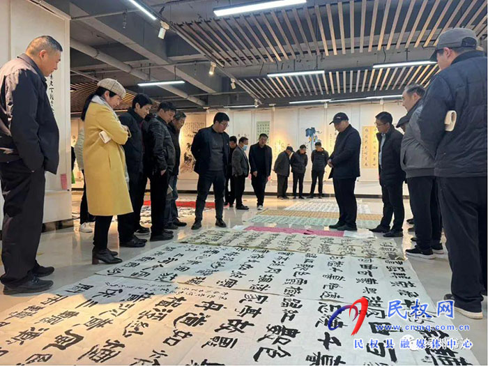 民權(quán)縣文聯(lián)邀請(qǐng)中書(shū)協(xié)會(huì)員、商丘市書(shū)法家協(xié)會(huì)副主席王文博老師點(diǎn)評(píng)書(shū)法作品
