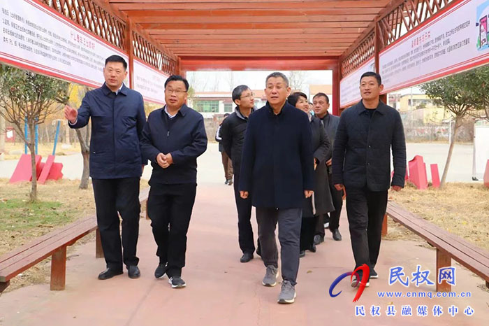 市委宣傳部副部長(zhǎng)、二級(jí)巡視員劉道明到民調(diào)研指導(dǎo)“掃黃打非”基層示范點(diǎn)建設(shè)和印刷企業(yè)管理工作