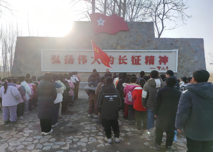 雙塔鎮(zhèn)牛牧崗小學(xué)開展“參觀紅色教育基地 弘揚愛國主義精神”主題教育活動