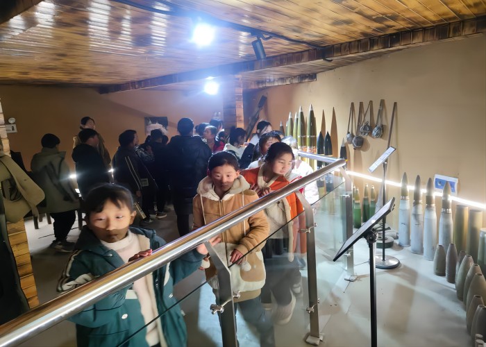 雙塔鎮(zhèn)牛牧崗小學(xué)開展“參觀紅色教育基地 弘揚愛國主義精神”主題教育活動