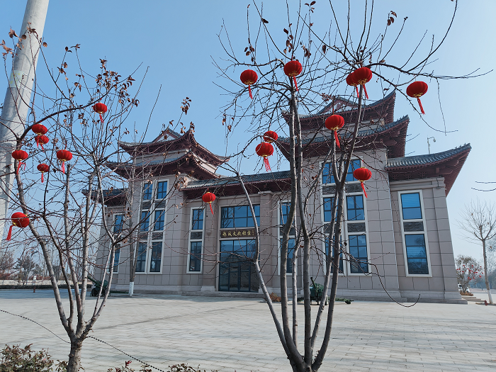 雙塔鎮(zhèn)：掛燈籠、迎新春 扮靚紅色秣坡