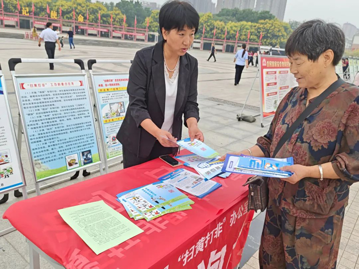 民權(quán)縣“掃黃打非”辦公室積極開展網(wǎng)絡(luò)安全周宣傳活動(dòng)