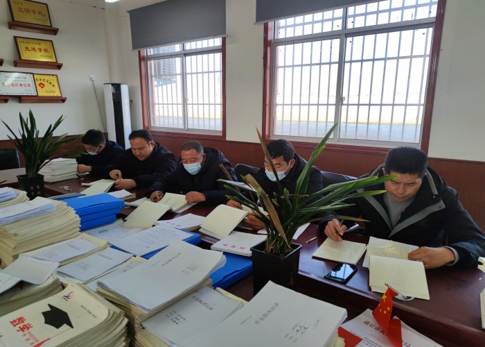 雙塔鎮(zhèn)中心學校開展教學常規(guī)檢查工作
