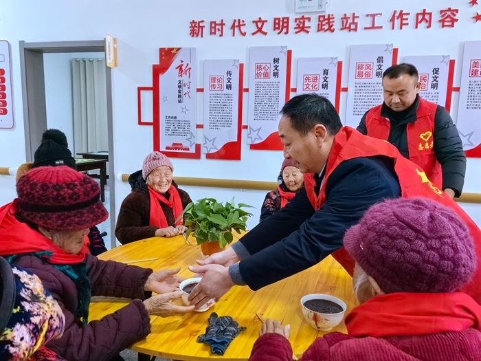 莊子鎮(zhèn)：“臘八”送溫情，“粥到”暖人心