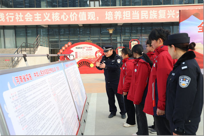 民權(quán)縣公安局多措并舉推進未成年人思想道德建設(shè)工作