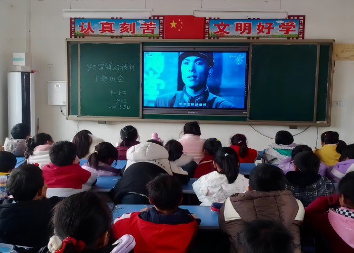 雙塔鎮(zhèn)各中小學開展學雷鋒主題活動