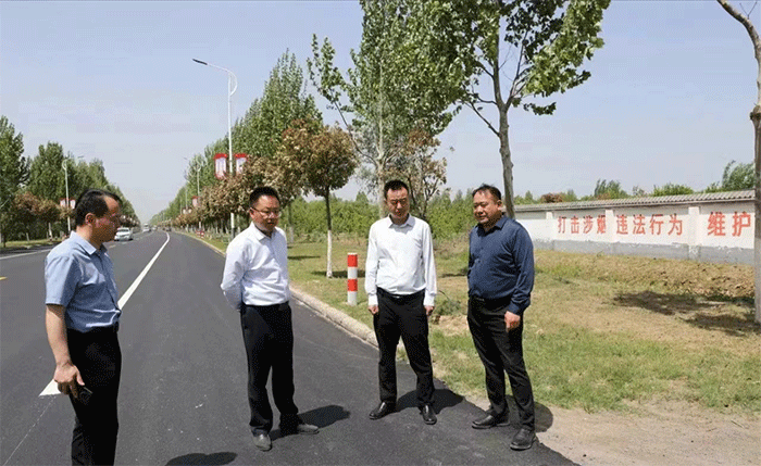 市公路事業(yè)發(fā)展中心黨委書記、主任馬登峰高度點贊我縣公路工作