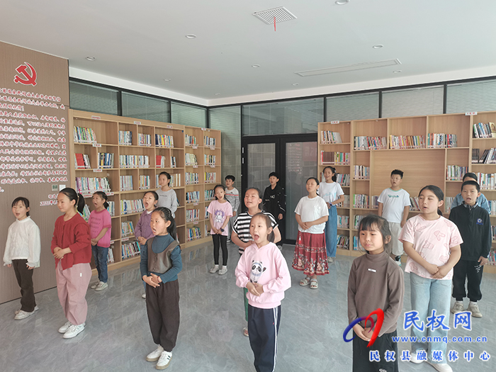 民權(quán)縣圖書館在高鐵站分館舉辦第五期“閱讀推廣人”以“鶯啼春去，遇見立夏”為主題的二十四節(jié)氣閱讀推廣活動