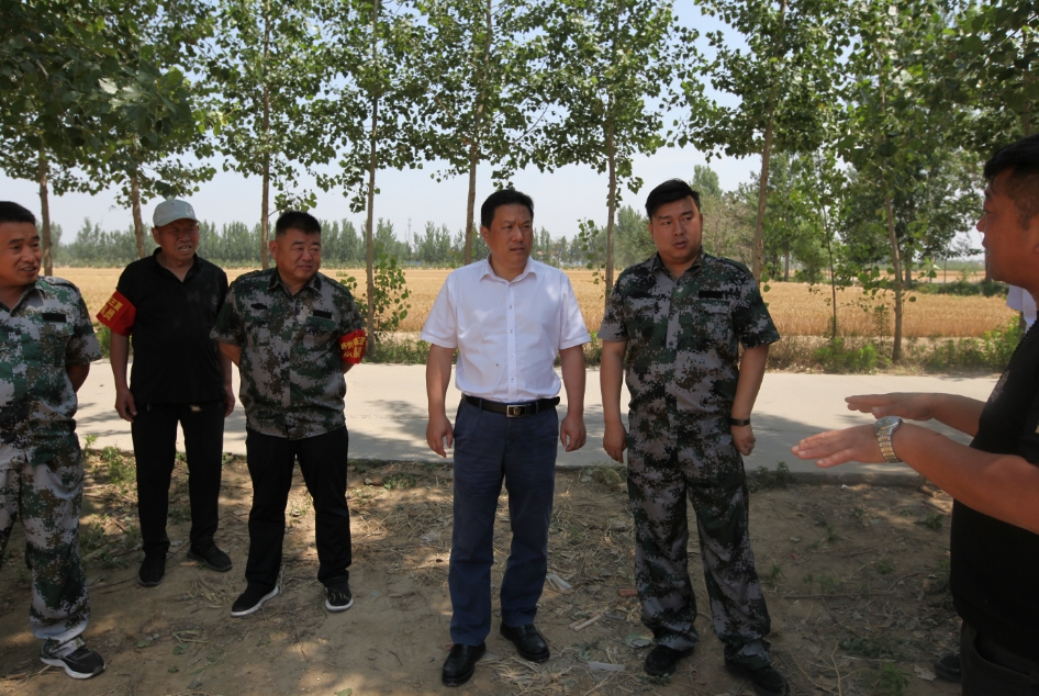 縣委常委、縣委辦公室主任吳杰到野崗鎮(zhèn)調(diào)研指導(dǎo)“三夏”生產(chǎn)工作