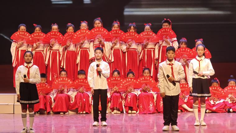 民權(quán)縣舉辦“童心向祖國(guó)·禮贊新時(shí)代”“慶六一”詩(shī)歌朗誦會(huì)