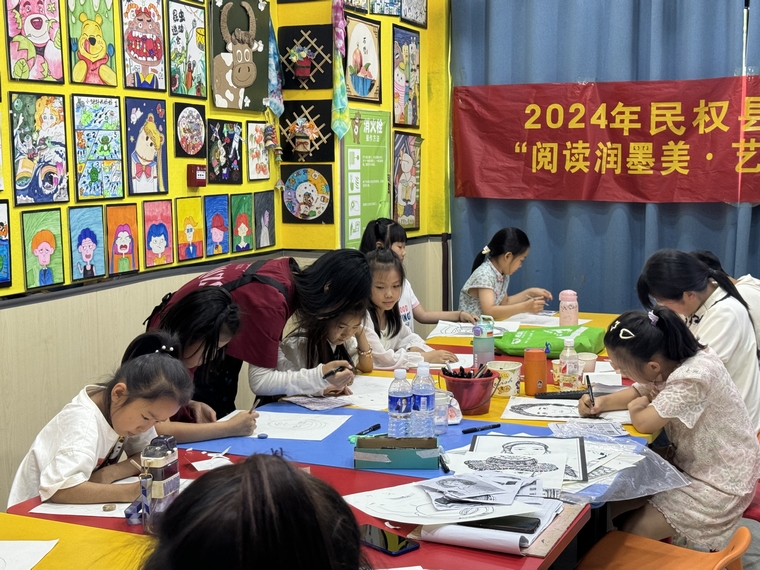 民權(quán)縣圖書館舉辦第二期市民夜校“閱讀潤墨美·藝術(shù)綻芳華”公益課堂