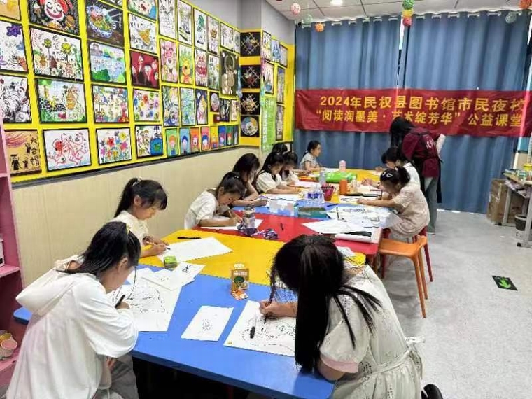 民權(quán)縣圖書館舉辦第二期市民夜?！伴喿x潤墨美·藝術(shù)綻芳華”公益課堂