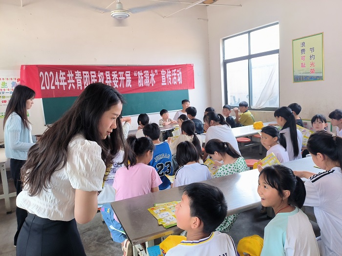 團縣委開展防溺水安全教育宣傳活動