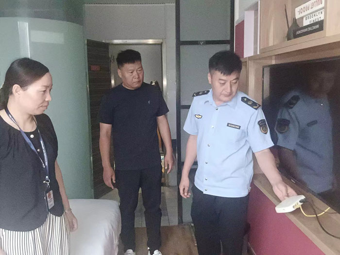 民權(quán)縣文化廣電旅游局開展打擊非法衛(wèi)星電視地面接收設(shè)施和境外電視網(wǎng)絡(luò)接收設(shè)施專項(xiàng)整治行動(dòng)