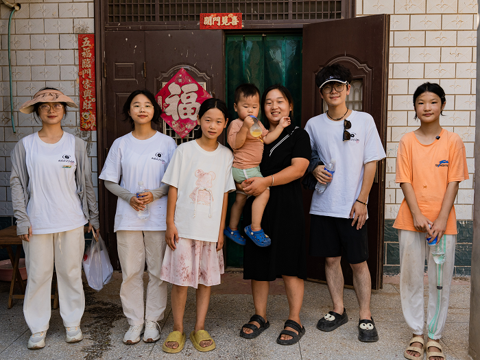 育人如松堅不移，家訪似月長相隨——江蘇大學大眼睛公益團隊在雙塔鎮(zhèn)瓦屋營村進行家訪活動
