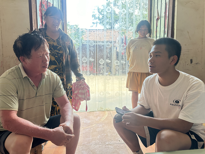 育人如松堅不移，家訪似月長相隨——江蘇大學大眼睛公益團隊在雙塔鎮(zhèn)瓦屋營村進行家訪活動