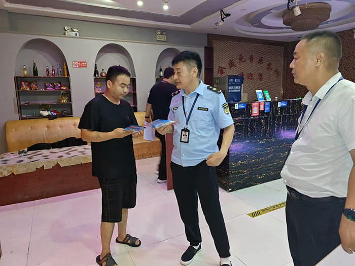民權(quán)縣文化市場(chǎng)綜合行政執(zhí)法大隊(duì)開(kāi)展普法宣傳活動(dòng)－－優(yōu)化營(yíng)商環(huán)境
