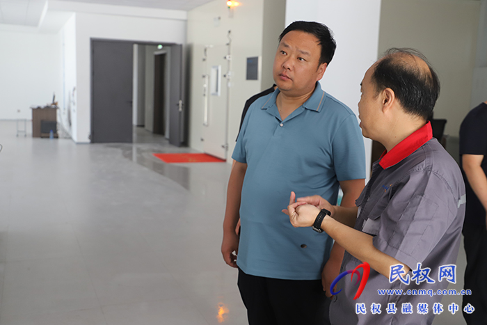 縣委常委、常務(wù)副縣長李衛(wèi)政調(diào)研企業(yè)發(fā)展情況