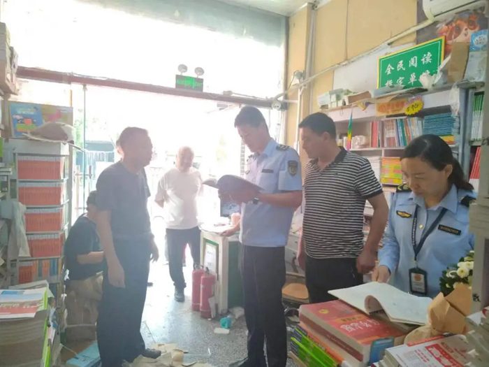 民權(quán)縣開展暑期校園周邊文化市場專項整治行動