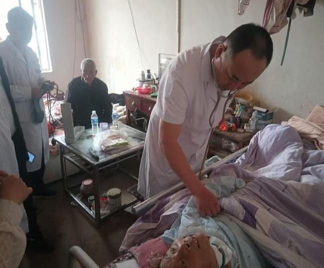 民權縣雙塔鎮(zhèn)衛(wèi)生院開展“健康民權行·大醫(yī)獻愛心”鄉(xiāng)村振興志愿服務專項行動和健康促進“321”巡講活動