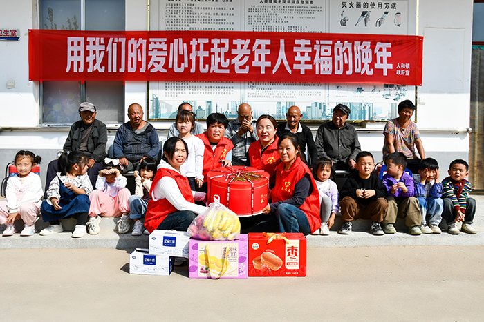童心敬老 情暖重陽 ——人和鎮(zhèn)人西幼兒園組織開展走進(jìn)敬老院活動