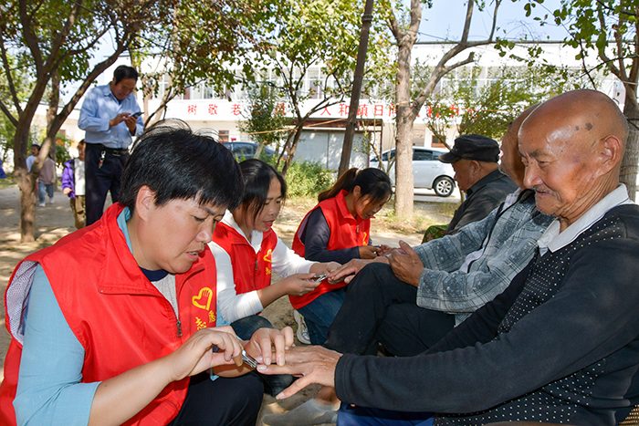 童心敬老 情暖重陽 ——人和鎮(zhèn)人西幼兒園組織開展走進(jìn)敬老院活動