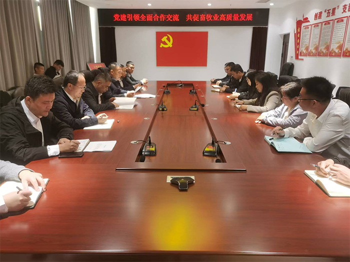縣畜牧發(fā)展服務中心與國家統(tǒng)計局民權(quán)調(diào)查隊聯(lián)合開展主題黨日活動