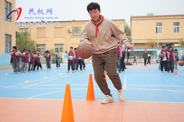 我縣舉行“五育”并舉學(xué)?，F(xiàn)場(chǎng)觀摩會(huì)