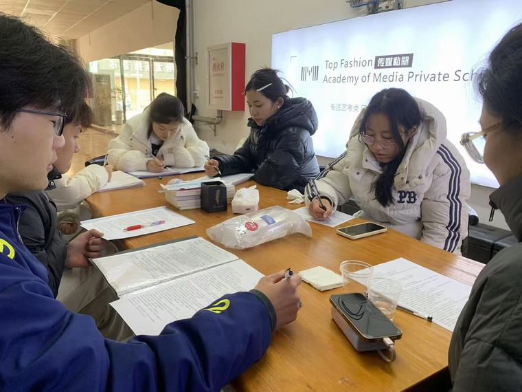 民權(quán)縣圖書館舉辦2024年第二十二期播音與主持藝術(shù)公益講座