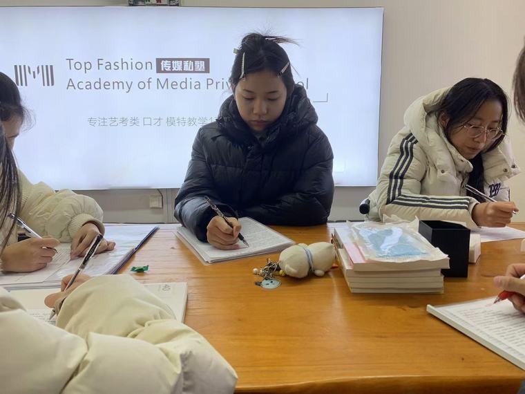 民權(quán)縣圖書館舉辦2024年第二十二期播音與主持藝術(shù)公益講座