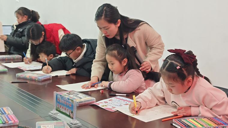 民權(quán)縣圖書館舉辦2025年第二期“畫從書中來——閱繪悅美”公益繪畫培訓（總第22期）