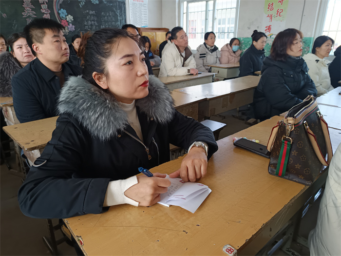 家校共育  靜待花開 ——民權縣第三小學舉行2025年春季新學期家長會