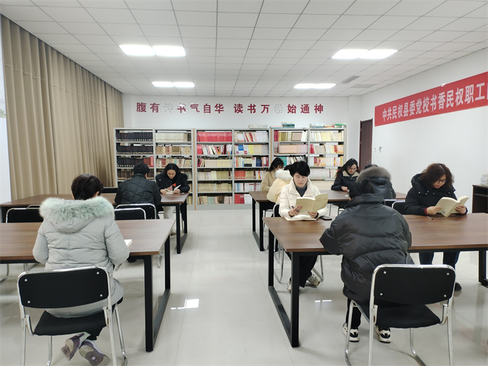     縣委黨校舉辦 “書香三八” 讀書活動  女職工共赴精神盛宴