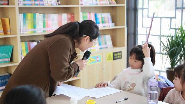 民權(quán)縣圖書(shū)館舉辦2025年第四期“美文同誦”朗誦技巧公益講座（總第46期）